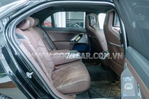 Xe BMW 735i Pure Excellence 2023