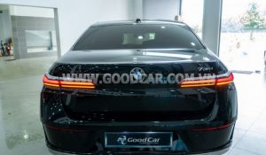 Xe BMW 735i Pure Excellence 2023