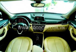 Xe BMW X1 sDrive18i 2018