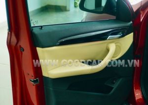 Xe BMW X1 sDrive18i 2018