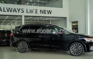Xe Volkswagen Viloran Luxury 2024