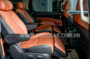 Xe Kia Carnival Signature 2.2D 2024