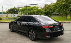 Xe BMW 520i 2025