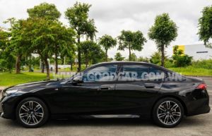 Xe BMW 520i 2025
