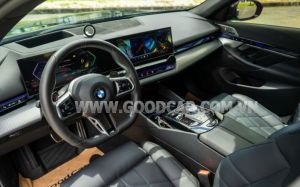Xe BMW 520i 2025