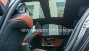 Xe Mercedes Benz C300 AMG 2022