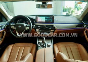 Xe BMW 520i Luxury Line 2022