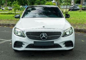 Xe Mercedes Benz C300 AMG 2021