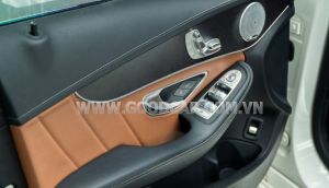 Xe Mercedes Benz C300 AMG 2021