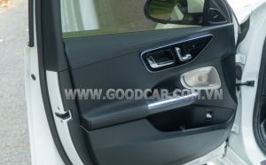 Xe Mercedes Benz C300 AMG 2025